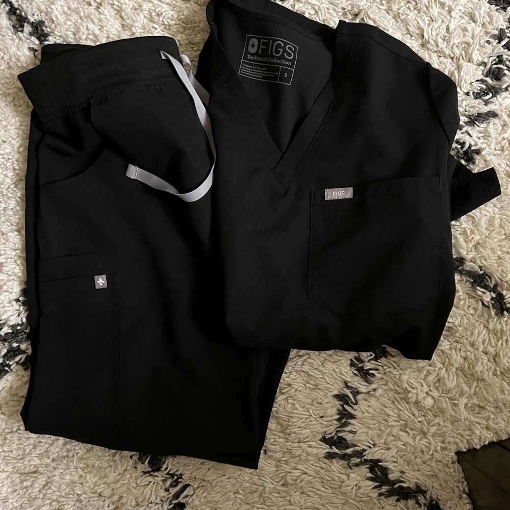 Figs black scrubs set